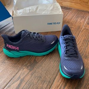 BRAND NEW NEVER WORN Navy Hoka Clifton 8 shoes